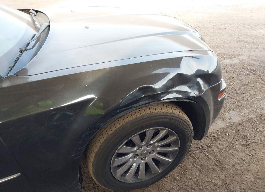 Photo 12 of 2010 Chrysler 300 TOURING/SIGNATURE SERIES/EXECUTIVE SERIES (VIN 2C3CA5CVXAH232248)