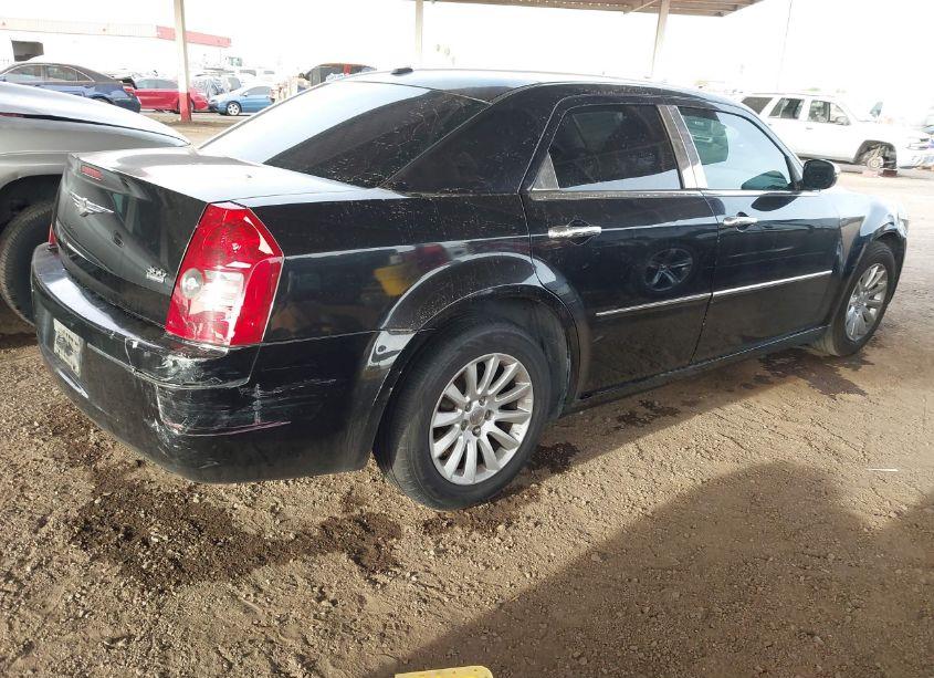 Photo 4 of 2010 Chrysler 300 TOURING/SIGNATURE SERIES/EXECUTIVE SERIES (VIN 2C3CA5CVXAH232248)