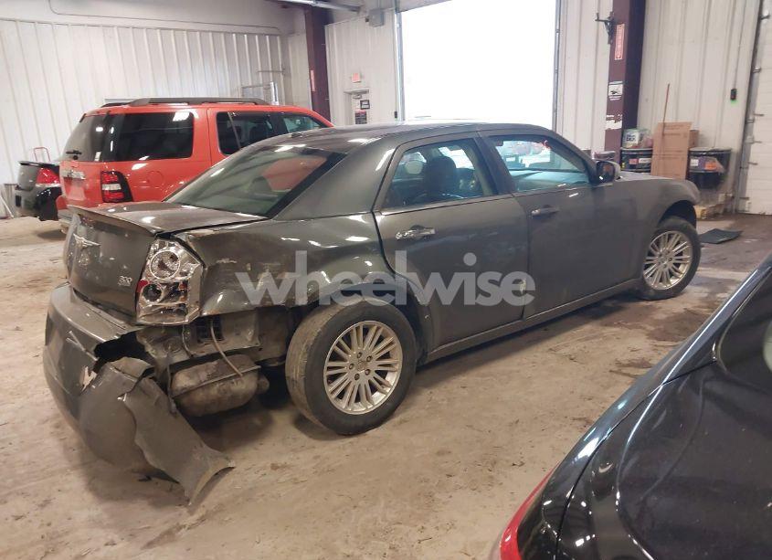 Photo 4 of 2010 Chrysler 300 TOURING/SIGNATURE SERIES/EXECUTIVE SERIES (VIN 2C3CA5CVXAH263399)