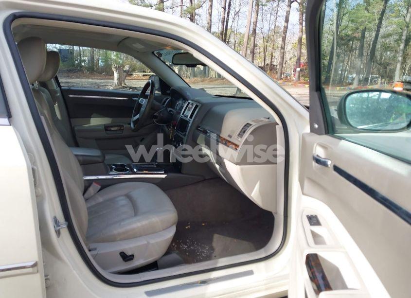 Photo 5 of 2010 Chrysler 300c HEMI (VIN 2C3CA6CT0AH266381)