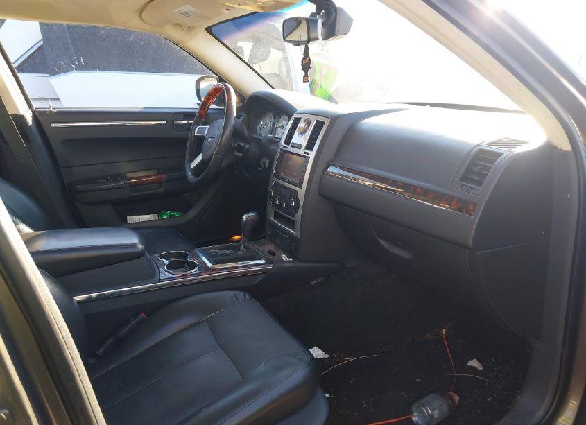 Photo 5 of 2010 Chrysler 300c HEMI (VIN 2C3CA6CT4AH114183)