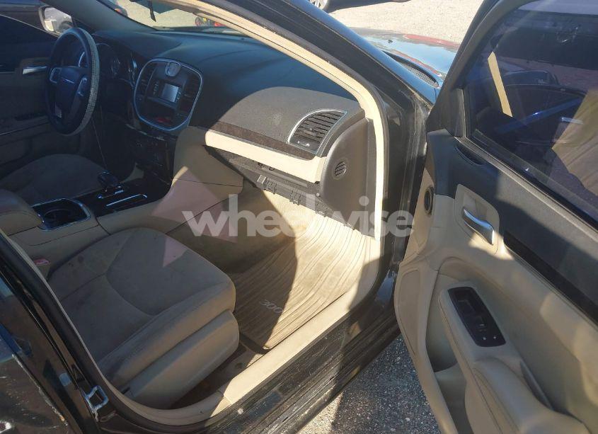 Photo 5 of 2012 Chrysler 300 (VIN 2C3CCAAG0CH138406)