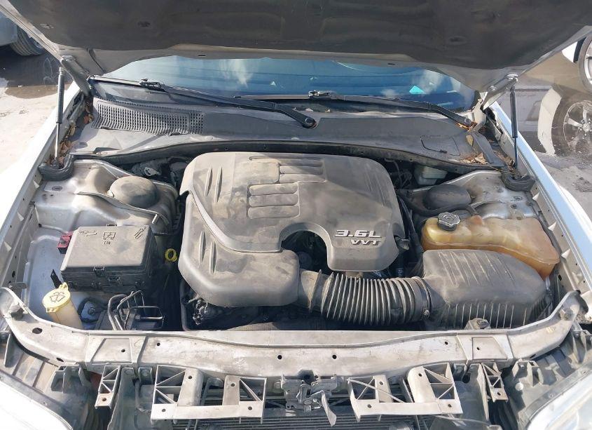 Photo 10 of 2012 Chrysler 300 (VIN 2C3CCAAG0CH165542)