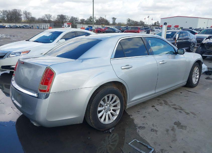 Photo 4 of 2012 Chrysler 300 (VIN 2C3CCAAG0CH165542)
