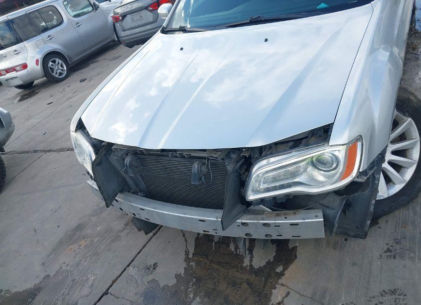 Photo 6 of 2012 Chrysler 300 (VIN 2C3CCAAG0CH165542)