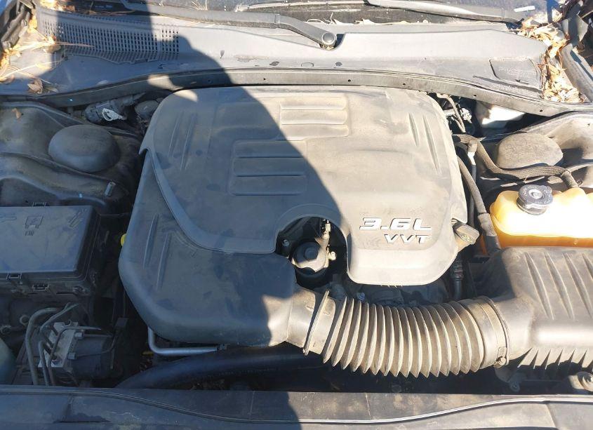 Photo 10 of 2012 Chrysler 300 (VIN 2C3CCAAG0CH173611)