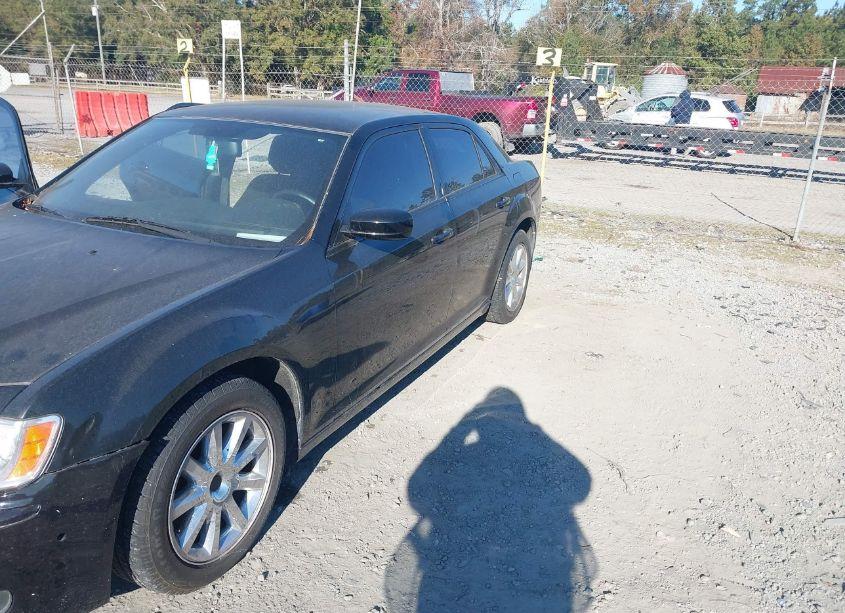 Photo 2 of 2012 Chrysler 300 (VIN 2C3CCAAG0CH173611)