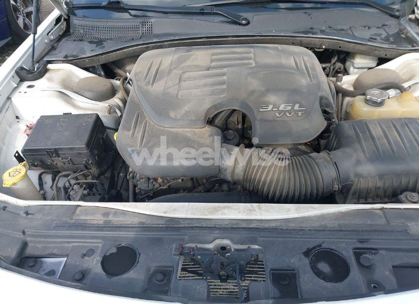 Photo 10 of 2013 Chrysler 300 MOTOWN (VIN 2C3CCAAG0DH534059)