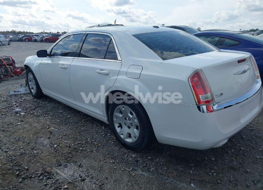 Photo 3 of 2013 Chrysler 300 MOTOWN (VIN 2C3CCAAG0DH534059)