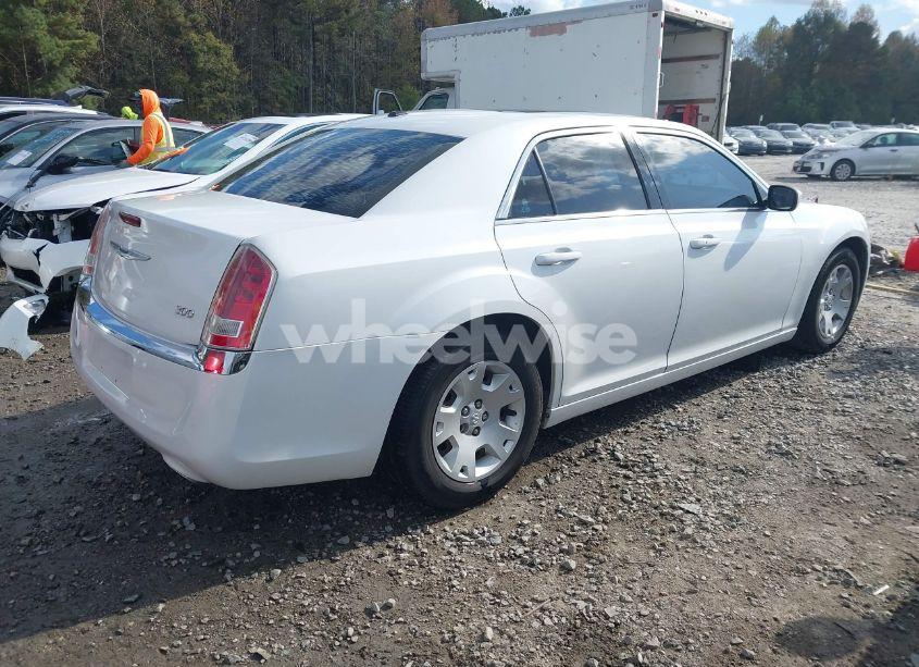 Photo 4 of 2013 Chrysler 300 MOTOWN (VIN 2C3CCAAG0DH534059)