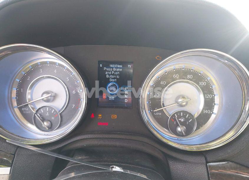 Photo 7 of 2013 Chrysler 300 MOTOWN (VIN 2C3CCAAG0DH534059)