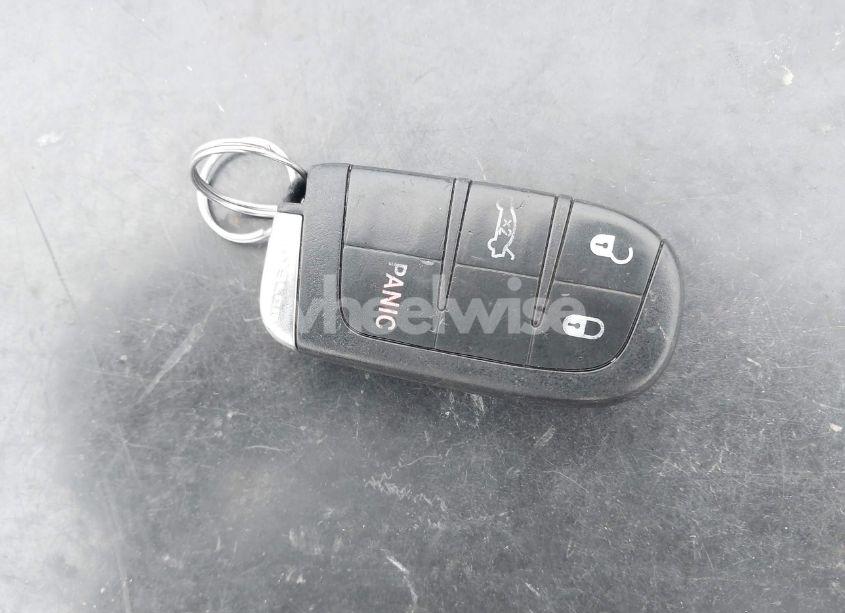 Photo 11 of 2013 Chrysler 300 MOTOWN (VIN 2C3CCAAG0DH707756)