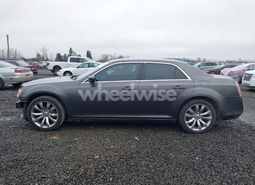 Photo 15 of 2013 Chrysler 300 MOTOWN (VIN 2C3CCAAG0DH707756)