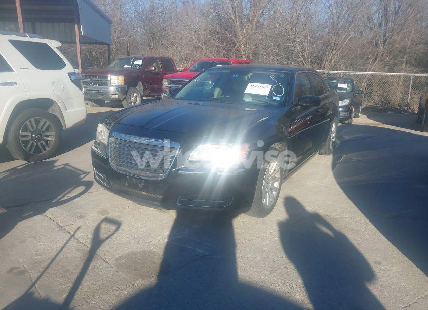 Photo 2 of 2014 Chrysler 300 (VIN 2C3CCAAG0EH105795)