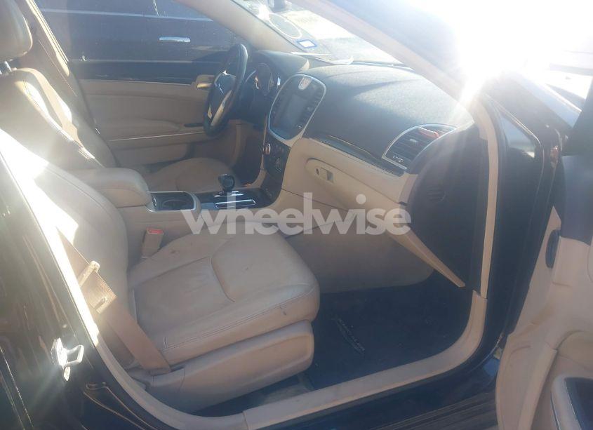 Photo 5 of 2014 Chrysler 300 (VIN 2C3CCAAG0EH105795)