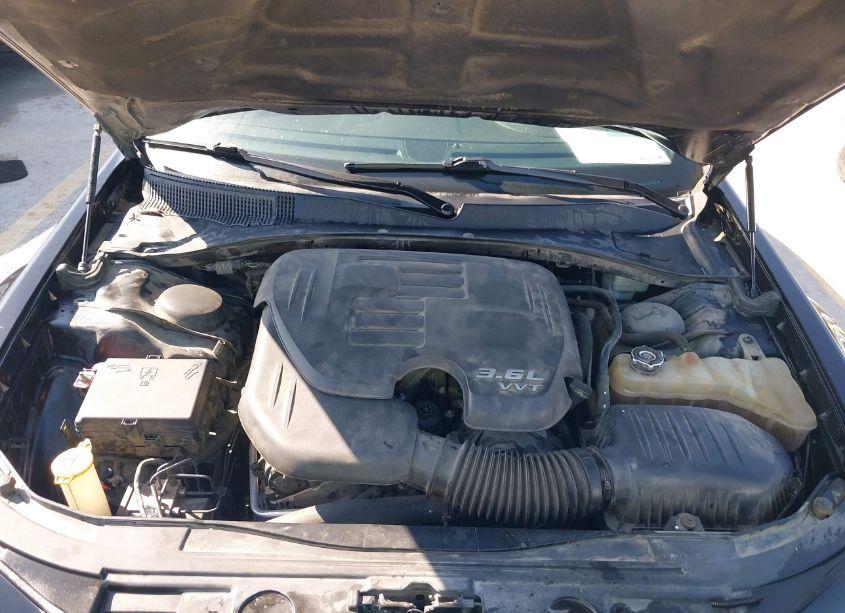 Photo 10 of 2014 Chrysler 300 (VIN 2C3CCAAG0EH212698)