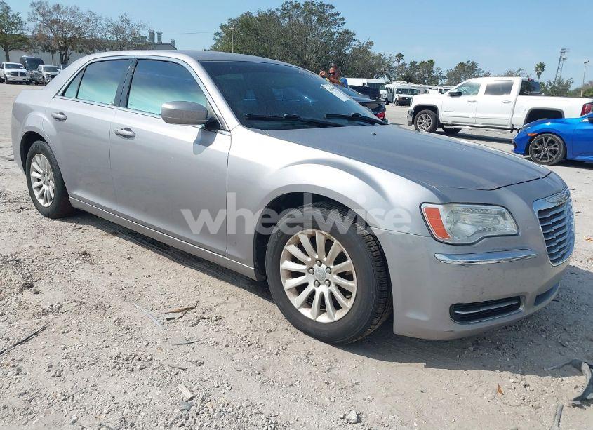 2014 Chrysler 300 (VIN 2C3CCAAG0EH220848) main photo