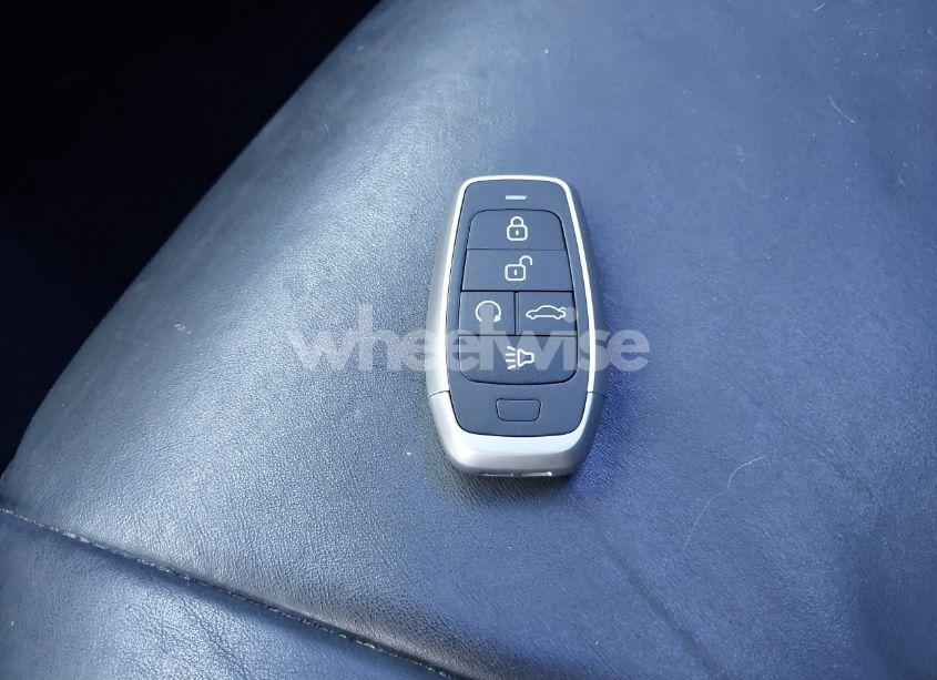 Photo 11 of 2014 Chrysler 300 (VIN 2C3CCAAG0EH220848)