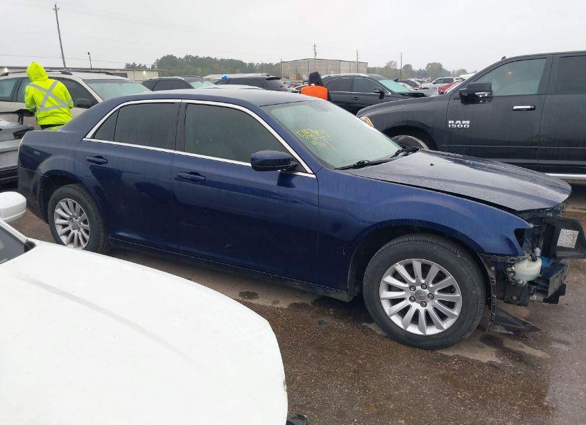 Photo 13 of 2014 Chrysler 300 (VIN 2C3CCAAG0EH236791)