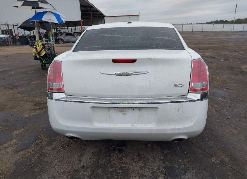 Photo 17 of 2014 Chrysler 300 (VIN 2C3CCAAG0EH255342)