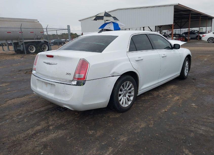 Photo 4 of 2014 Chrysler 300 (VIN 2C3CCAAG0EH255342)