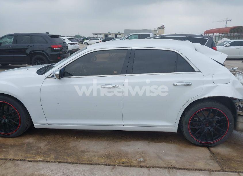 Photo 15 of 2014 Chrysler 300 UPTOWN EDITION (VIN 2C3CCAAG0EH327558)