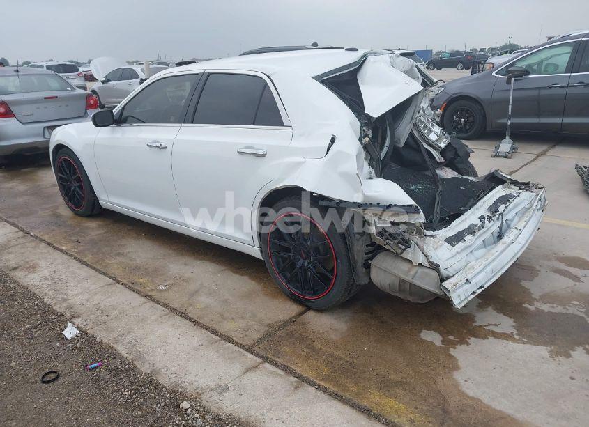 Photo 3 of 2014 Chrysler 300 UPTOWN EDITION (VIN 2C3CCAAG0EH327558)