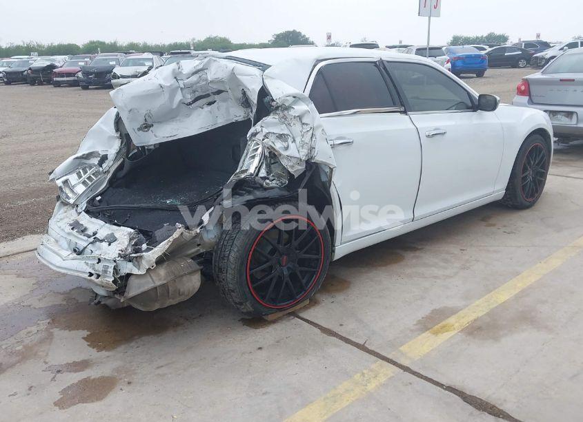 Photo 4 of 2014 Chrysler 300 UPTOWN EDITION (VIN 2C3CCAAG0EH327558)