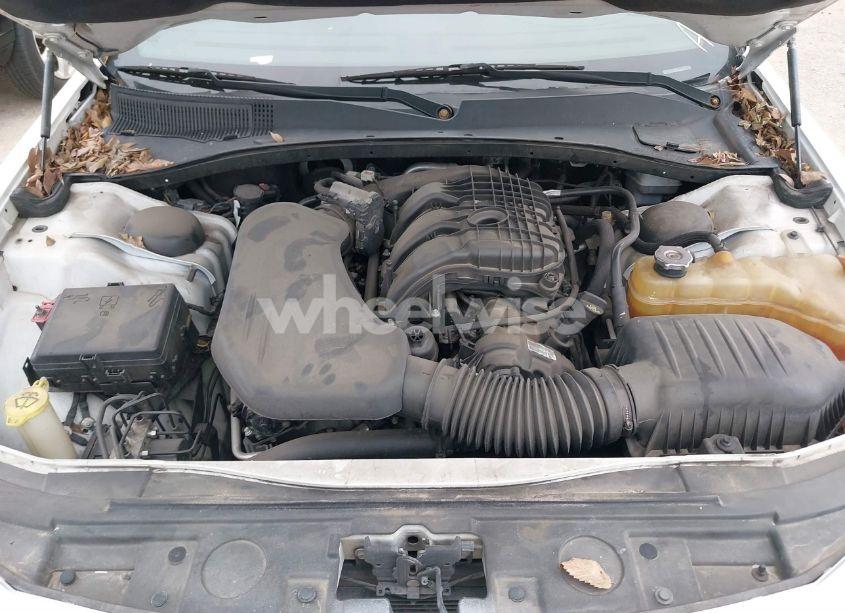 Photo 10 of 2014 Chrysler 300 (VIN 2C3CCAAG0EH343517)
