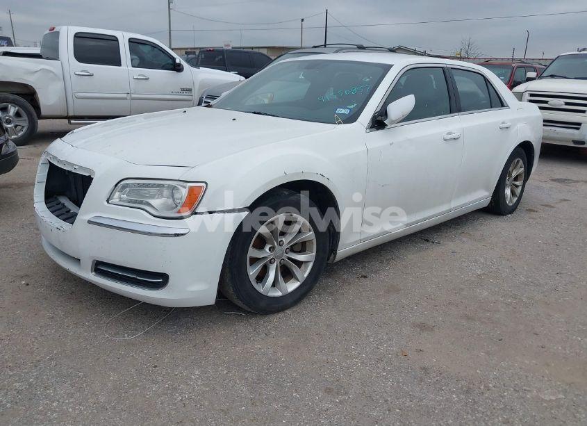 Photo 2 of 2014 Chrysler 300 (VIN 2C3CCAAG0EH343517)
