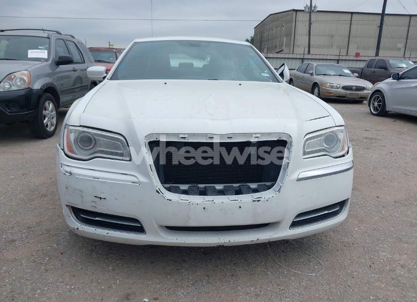 Photo 6 of 2014 Chrysler 300 (VIN 2C3CCAAG0EH343517)