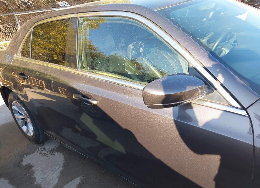 Photo 13 of 2015 Chrysler 300 LIMITED (VIN 2C3CCAAG0FH749279)