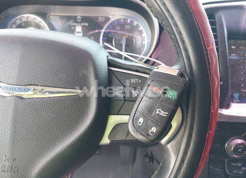 Photo 11 of 2015 Chrysler 300 LIMITED (VIN 2C3CCAAG0FH785988)