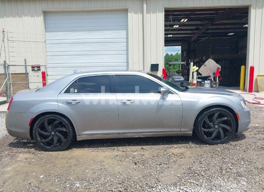 Photo 13 of 2015 Chrysler 300 LIMITED (VIN 2C3CCAAG0FH785988)