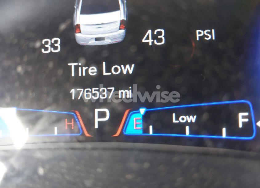 Photo 15 of 2015 Chrysler 300 LIMITED (VIN 2C3CCAAG0FH785988)