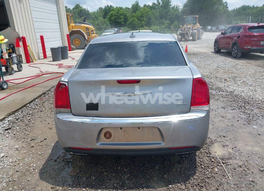 Photo 16 of 2015 Chrysler 300 LIMITED (VIN 2C3CCAAG0FH785988)