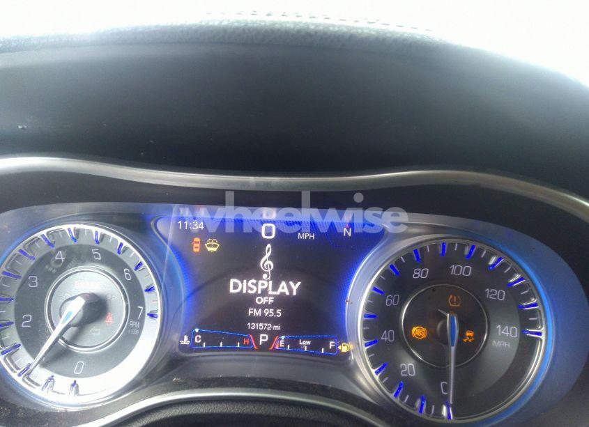 Photo 7 of 2015 Chrysler 300 LIMITED (VIN 2C3CCAAG0FH828905)