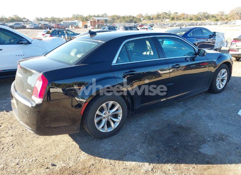 Photo 4 of 2015 Chrysler 300 LIMITED (VIN 2C3CCAAG0FH829469)