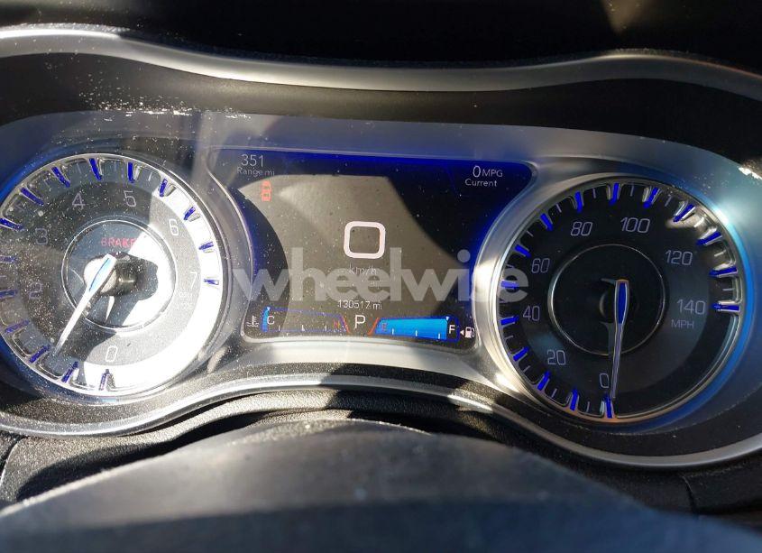 Photo 7 of 2015 Chrysler 300 LIMITED (VIN 2C3CCAAG0FH829469)