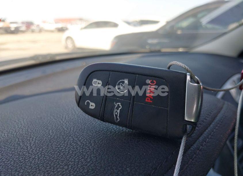 Photo 11 of 2015 Chrysler 300 LIMITED (VIN 2C3CCAAG0FH853691)