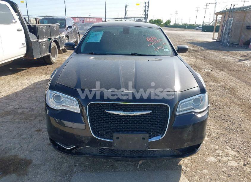 Photo 12 of 2015 Chrysler 300 LIMITED (VIN 2C3CCAAG0FH853691)