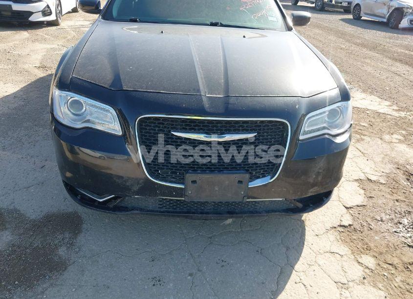 Photo 6 of 2015 Chrysler 300 LIMITED (VIN 2C3CCAAG0FH853691)