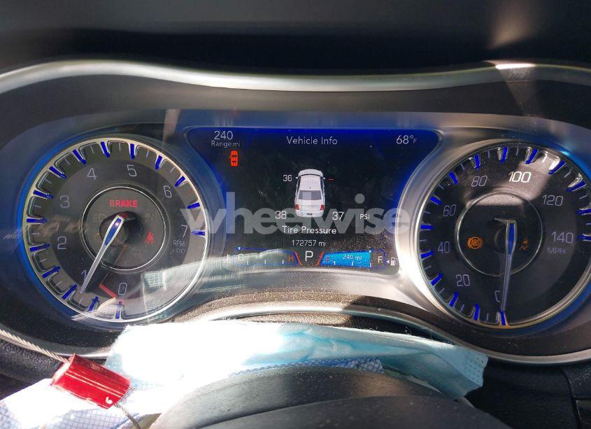 Photo 7 of 2015 Chrysler 300 LIMITED (VIN 2C3CCAAG0FH853691)