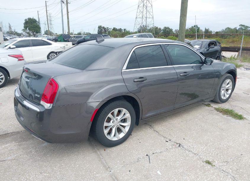 Photo 4 of 2015 Chrysler 300 LIMITED (VIN 2C3CCAAG0FH882043)