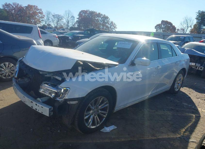 Photo 2 of 2016 Chrysler 300 LIMITED (VIN 2C3CCAAG0GH306339)