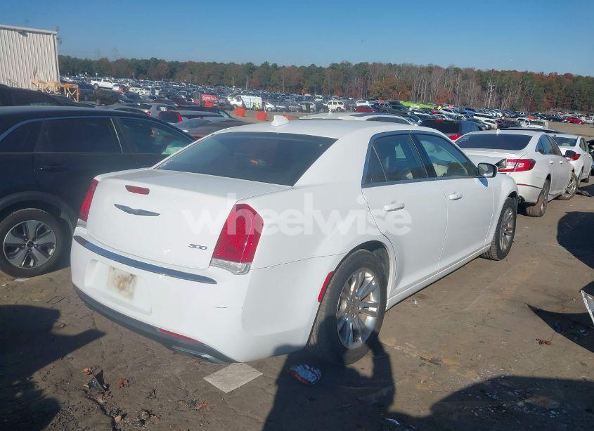 Photo 4 of 2016 Chrysler 300 LIMITED (VIN 2C3CCAAG0GH306339)