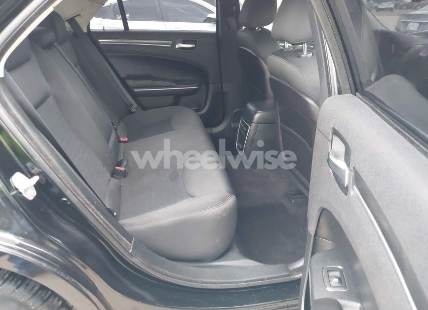 Photo 8 of 2018 Chrysler 300 TOURING (VIN 2C3CCAAG0JH294037)