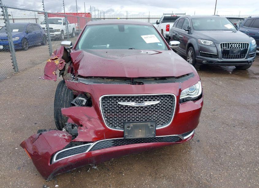 Photo 12 of 2019 Chrysler 300 TOURING (VIN 2C3CCAAG0KH569682)