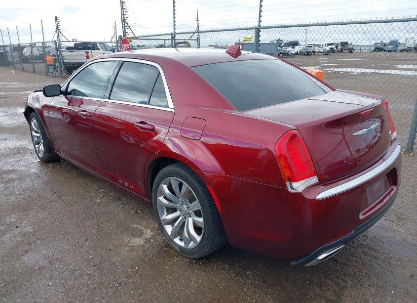 Photo 3 of 2019 Chrysler 300 TOURING (VIN 2C3CCAAG0KH569682)