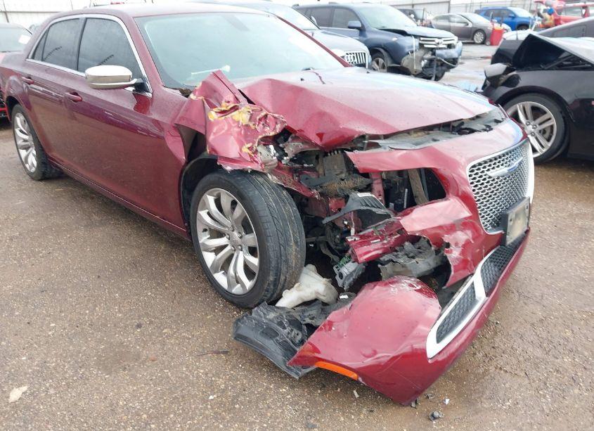 Photo 6 of 2019 Chrysler 300 TOURING (VIN 2C3CCAAG0KH569682)